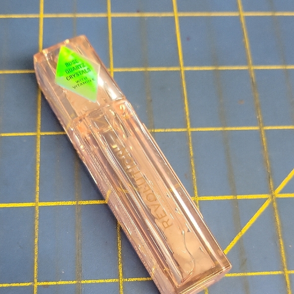 Revolution Crystal Aura Lip Oil 2.5ml New Sealed Tube - Picture 1 of 2